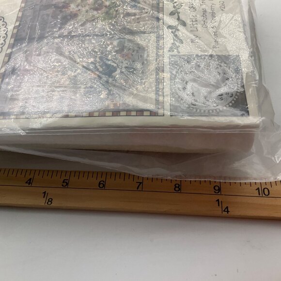 New Penny Lane Primitives My Little Christmas Tree skirt garland Kit Wool Felt - Picture 6 of 8